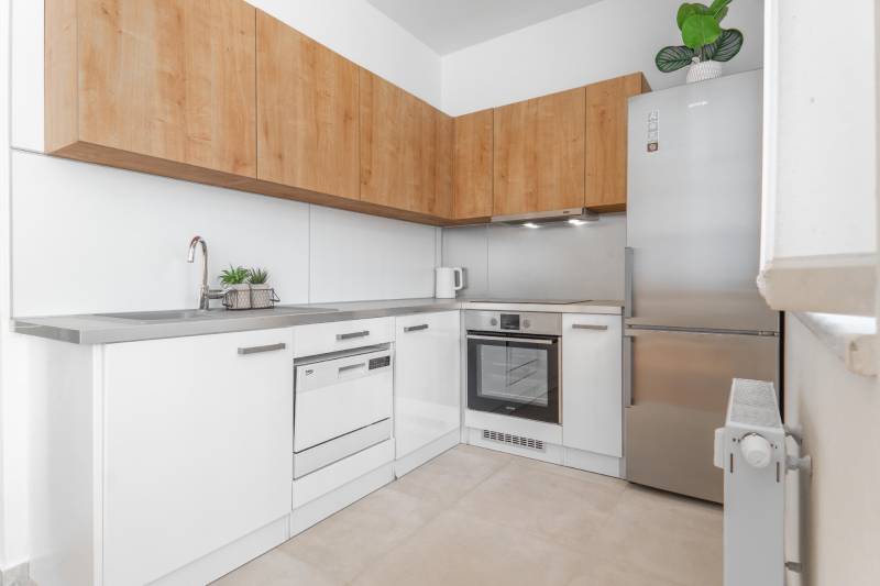 Prodazha 3-komnatnaya, 3-komnatnaya, Trnavská cesta, Bratislava - Ruži