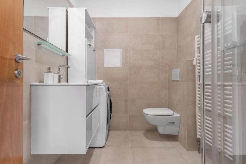 Prodazha 3-komnatnaya, 3-komnatnaya, Trnavská cesta, Bratislava - Ruži