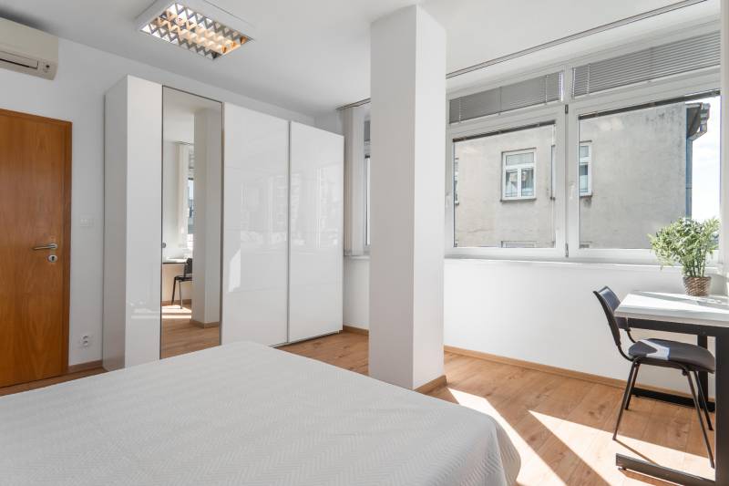 Prodazha 3-komnatnaya, 3-komnatnaya, Trnavská cesta, Bratislava - Ruži