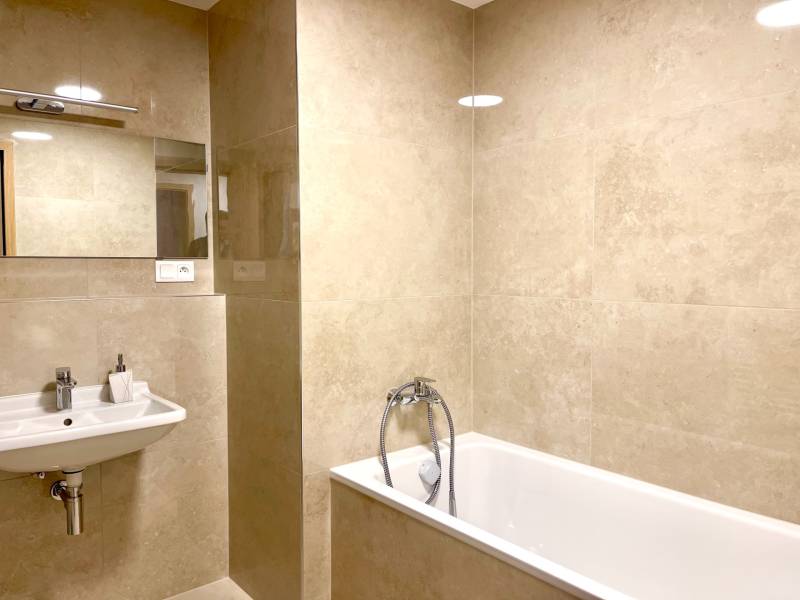 Arenda 3-komnatnaya, 3-komnatnaya, Bottova, Bratislava - Staré Mesto, 