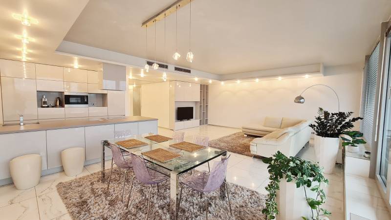 Arenda 3-komnatnaya, 3-komnatnaya, Dvořákovo nábrežie, Bratislava - St