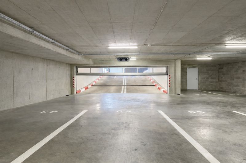 Arenda Garazhi, Garazhi, Eduarda Wenzla, Bratislava - Rača, Slovakia