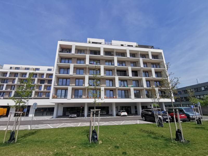 Arenda Garazhi, Garazhi, Eduarda Wenzla, Bratislava - Rača, Slovakia