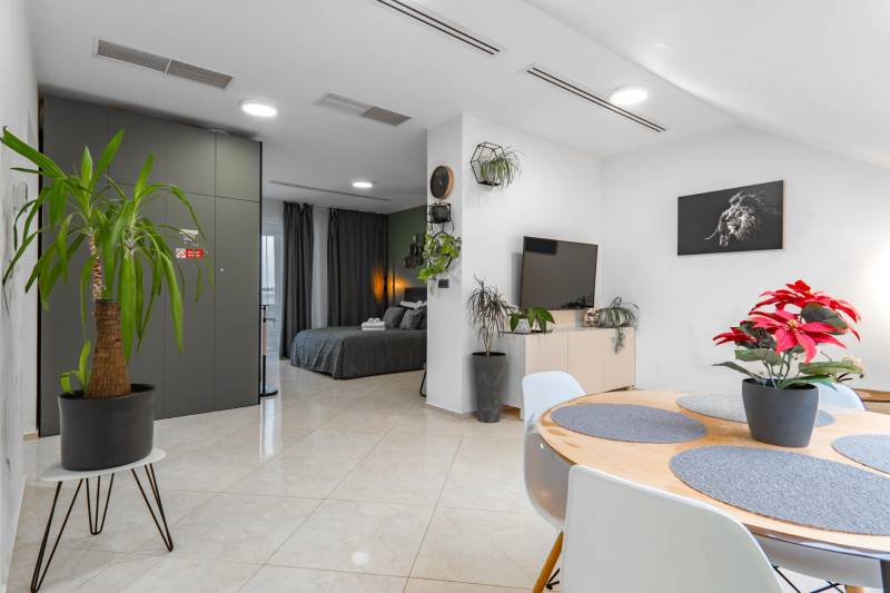 Prodazha 2-komnatnaya, 2-komnatnaya, Námestie 1.mája, Bratislava - Sta