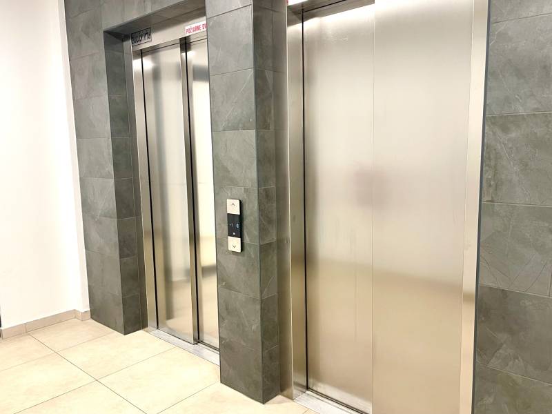 Prodazha 3-komnatnaya, 3-komnatnaya, Rudroffova, Bratislava - Rača, Sl