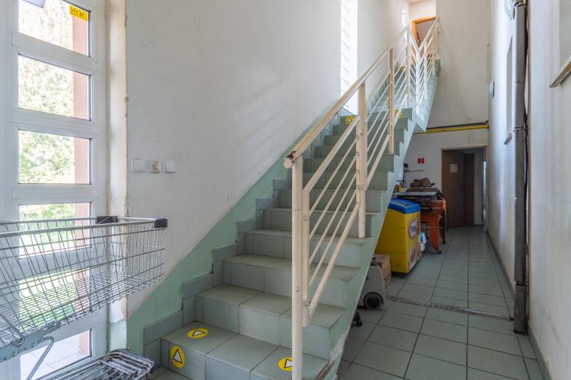 Prodazha Torgovye-pomeshchenija, Torgovye-pomeshchenija, Koniarekova, 