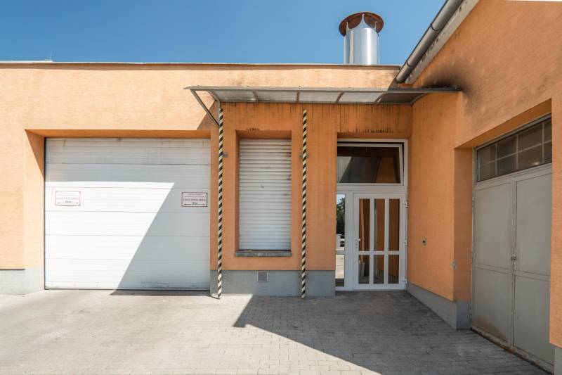 Prodazha Torgovye-pomeshchenija, Torgovye-pomeshchenija, Koniarekova, 