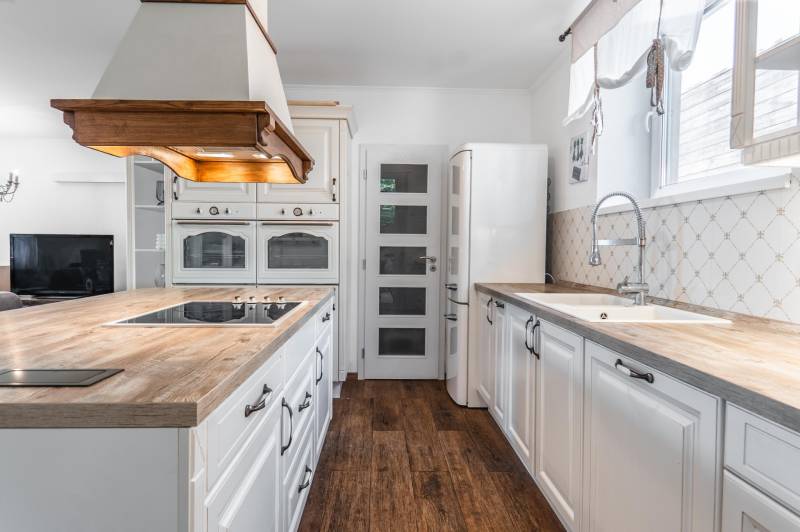 Prodazha CHastnye-doma, CHastnye-doma, K zlatému rohu, Bratislava - De