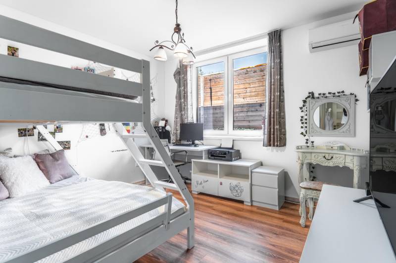 Prodazha CHastnye-doma, CHastnye-doma, K zlatému rohu, Bratislava - De