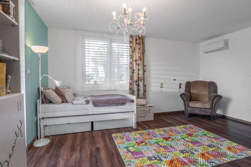 Prodazha CHastnye-doma, CHastnye-doma, K zlatému rohu, Bratislava - De