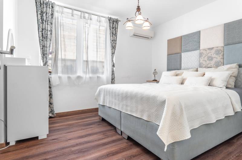 Prodazha CHastnye-doma, CHastnye-doma, K zlatému rohu, Bratislava - De