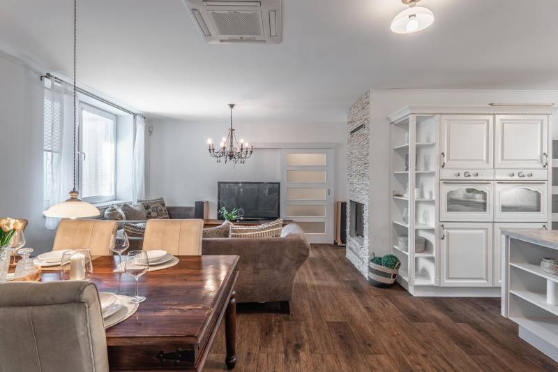 Prodazha CHastnye-doma, CHastnye-doma, K zlatému rohu, Bratislava - De