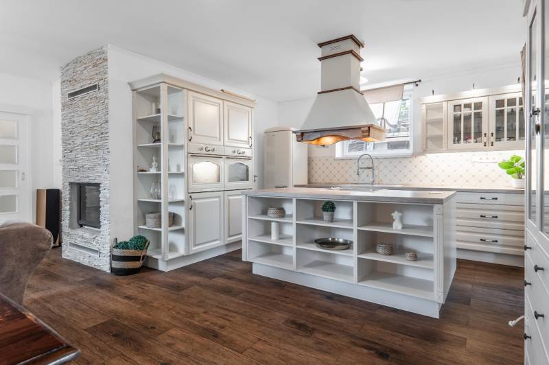 Prodazha CHastnye-doma, CHastnye-doma, K zlatému rohu, Bratislava - De