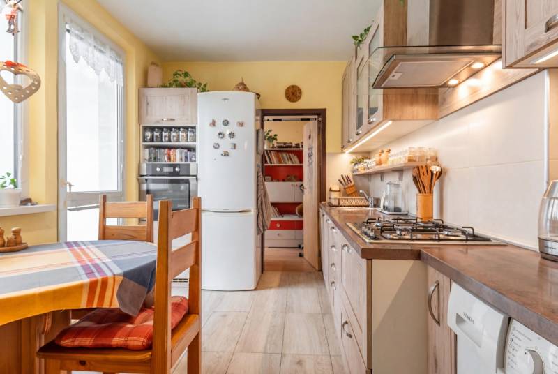 Prodazha 3-komnatnaya, 3-komnatnaya, Mlynarovičova, Bratislava - Petrž