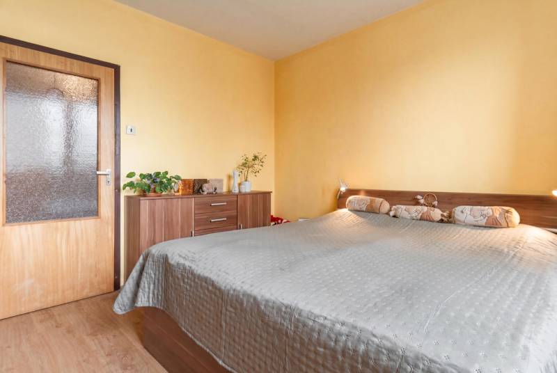 Prodazha 3-komnatnaya, 3-komnatnaya, Mlynarovičova, Bratislava - Petrž