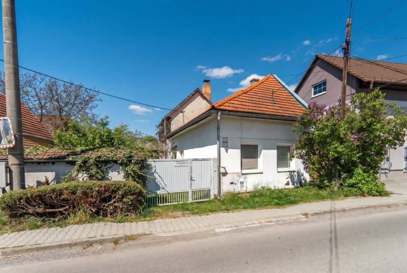 Prodazha CHastnye-doma, CHastnye-doma, Malinovská, Prievidza, Slovakia