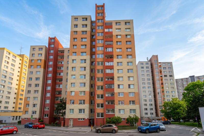 Prodazha 3-komnatnaya, 3-komnatnaya, Mlynarovičova, Bratislava - Petrž