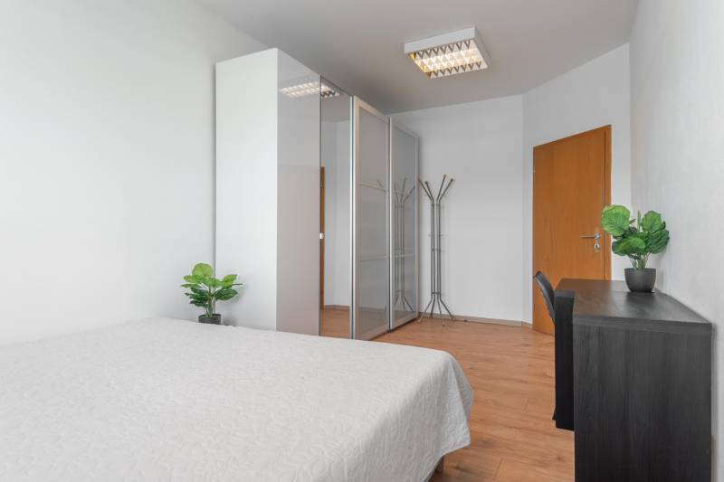Prodazha 3-komnatnaya, 3-komnatnaya, Trnavská cesta, Bratislava - Ruži