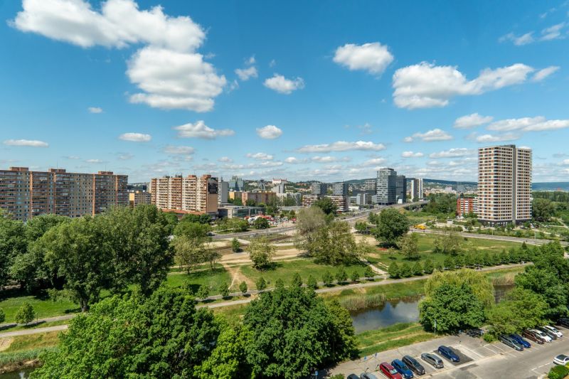 Prodazha 3-komnatnaya, 3-komnatnaya, Lachova, Bratislava - Petržalka, 