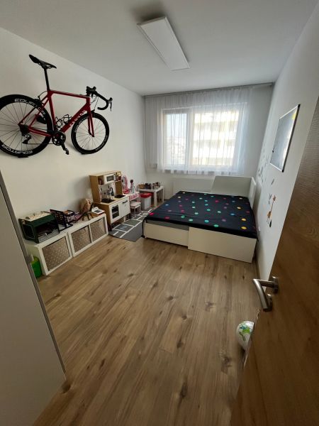 Arenda 3-komnatnaya, 3-komnatnaya, mlynské nivy, Bratislava - Ružinov,