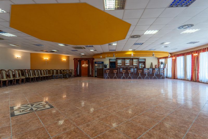 Prodazha Torgovye-pomeshchenija, Torgovye-pomeshchenija, Komenského, N