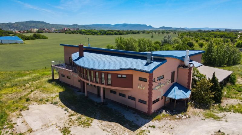 Prodazha Torgovye-pomeshchenija, Torgovye-pomeshchenija, Komenského, N