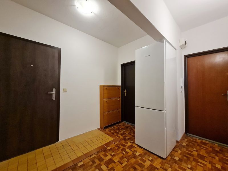 Arenda 3-komnatnaya, 3-komnatnaya, Ivana Bukovčana, Bratislava - Devín