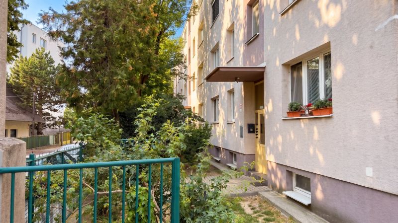 Prodazha 3-komnatnaya, 3-komnatnaya, Geologická, Bratislava - Podunajs