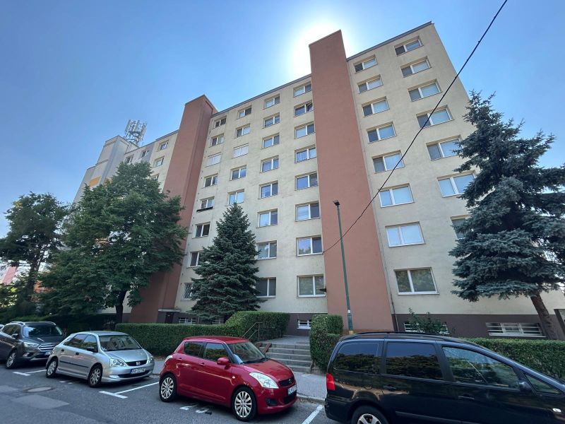 Prodazha 4-komnatnaya, 4-komnatnaya, Slatinská, Bratislava - Vrakuňa, 