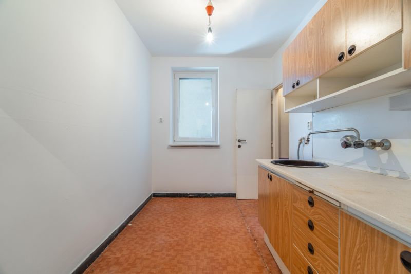 Prodazha 3-komnatnaya, 3-komnatnaya, Ružová dolina, Bratislava - Ružin