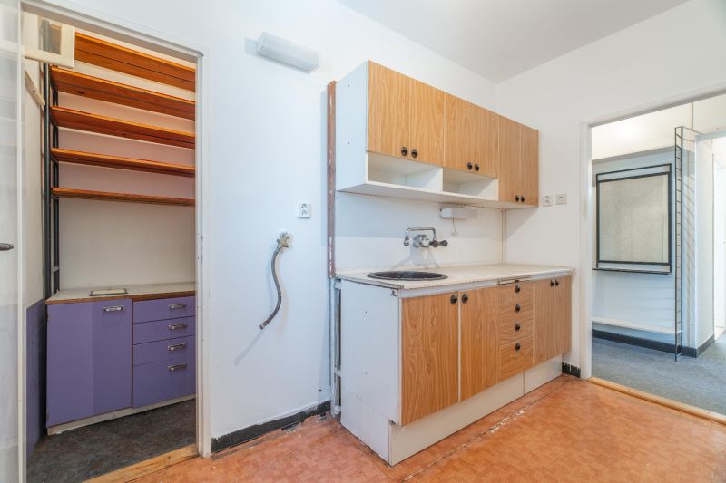 Prodazha 3-komnatnaya, 3-komnatnaya, Ružová dolina, Bratislava - Ružin