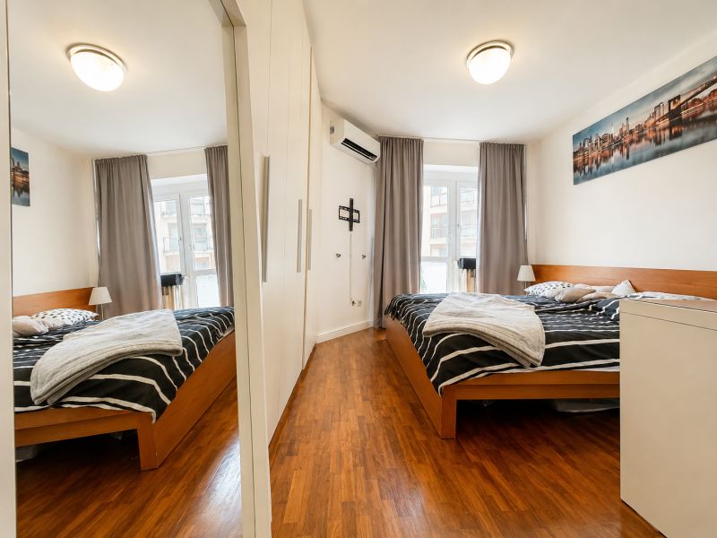 Arenda 3-komnatnaya, 3-komnatnaya, Špitálska, Bratislava - Staré Mesto
