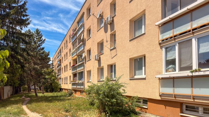 Prodazha 3-komnatnaya, 3-komnatnaya, Staré záhrdy, Bratislava - Ružino