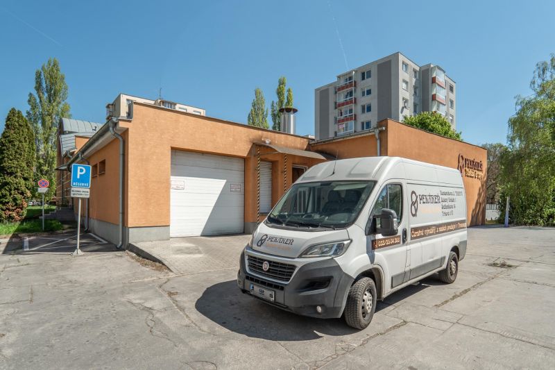 Prodazha Torgovye-pomeshchenija, Torgovye-pomeshchenija, Koniarekova, 