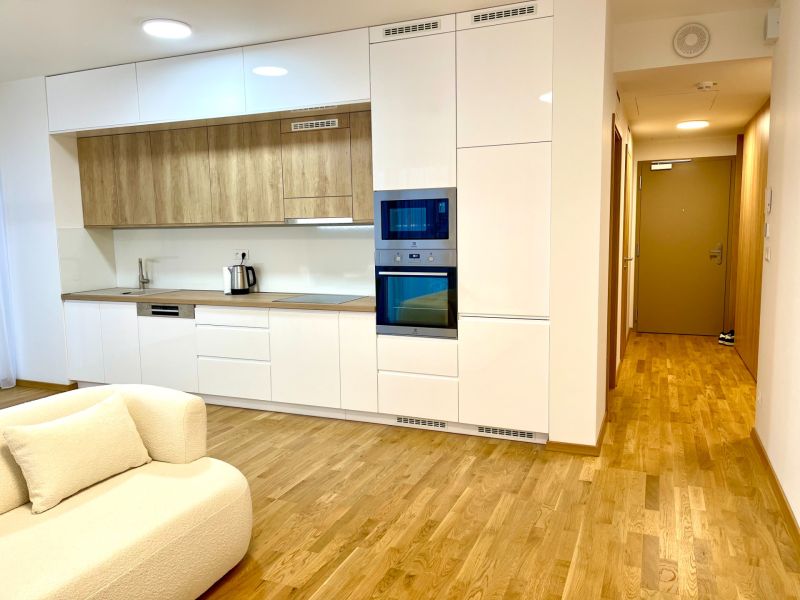 Arenda 3-komnatnaya, 3-komnatnaya, Bottova, Bratislava - Staré Mesto, 