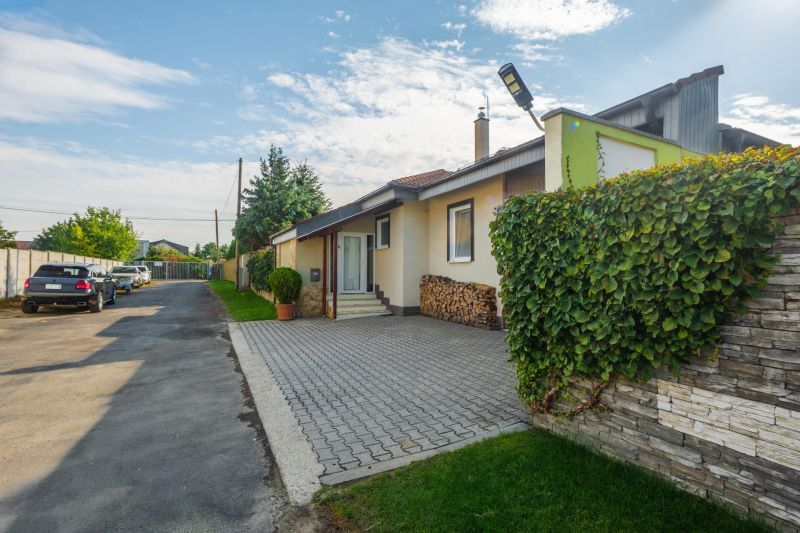 Prodazha CHastnye-doma, CHastnye-doma, Žihľavová, Bratislava - Vrakuňa