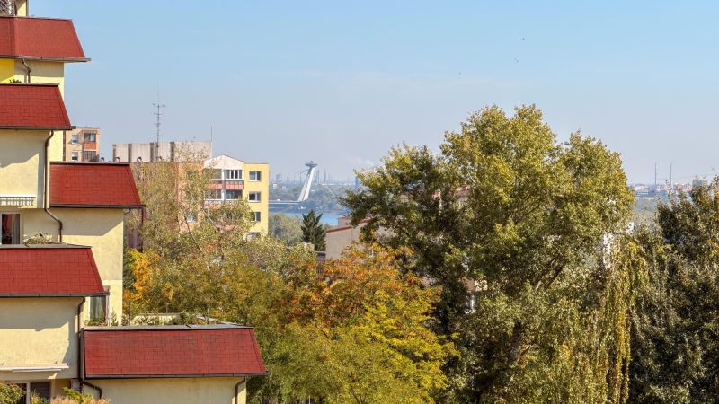 Arenda 4-komnatnaya, 4-komnatnaya, KRESÁNKOV, Bratislava - Karlova Ves