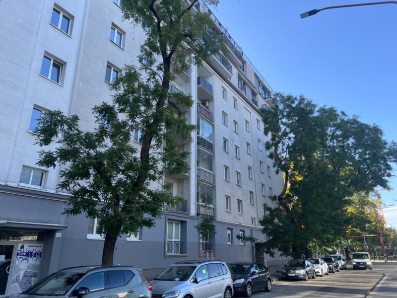 Prodazha 3-komnatnaya, 3-komnatnaya, Travská cesta, Bratislava - Ružin