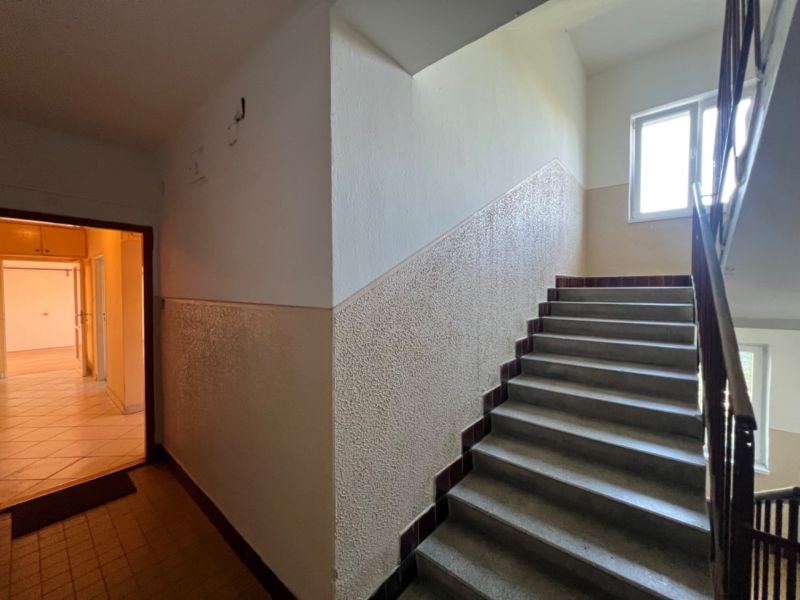 Prodazha 3-komnatnaya, 3-komnatnaya, Travská cesta, Bratislava - Ružin