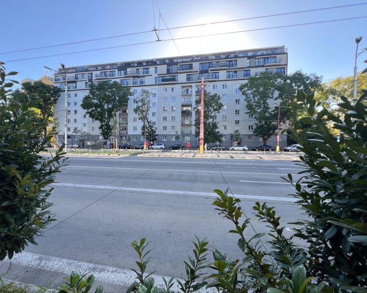 Prodazha 3-komnatnaya, 3-komnatnaya, Travská cesta, Bratislava - Ružin