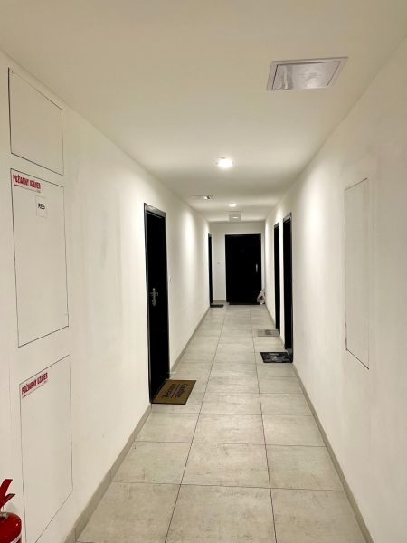 Prodazha 3-komnatnaya, 3-komnatnaya, Trnavská cesta, Bratislava - Ruži